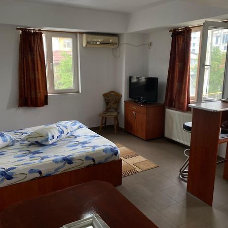 Quiet Garden Ground Floor Apartment Букурещ Екстериор снимка